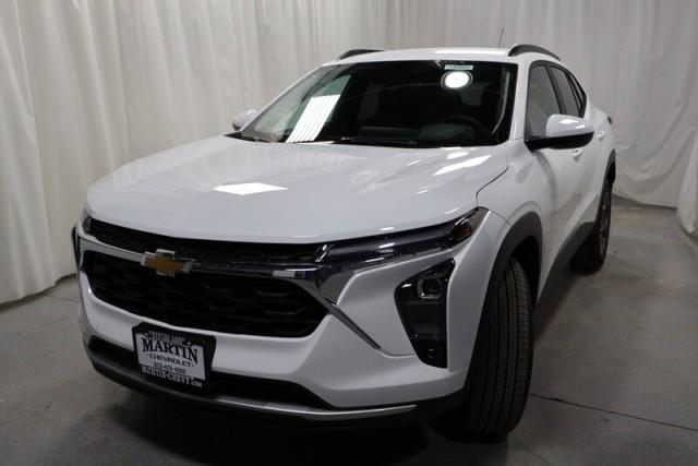 new 2025 Chevrolet Trax car, priced at $24,985