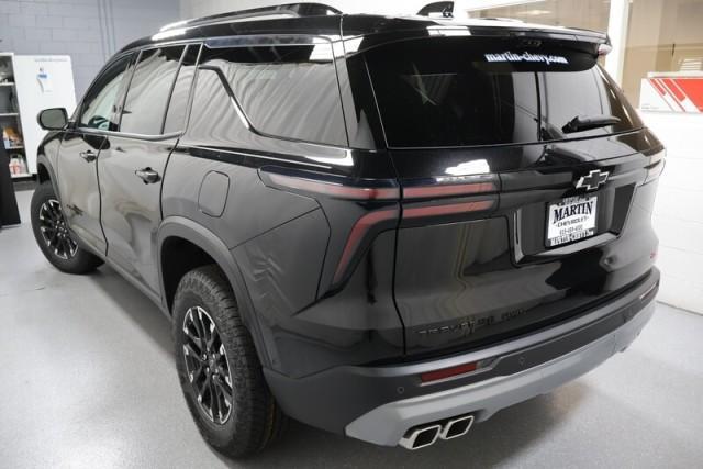 new 2025 Chevrolet Traverse car