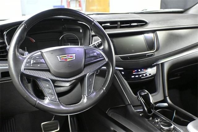 used 2021 Cadillac XT5 car, priced at $29,999