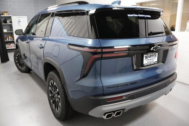 new 2025 Chevrolet Traverse car