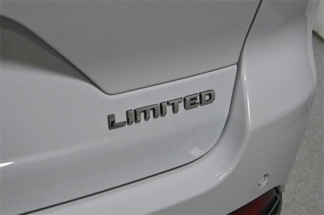 used 2022 Jeep Grand Cherokee car, priced at $32,471