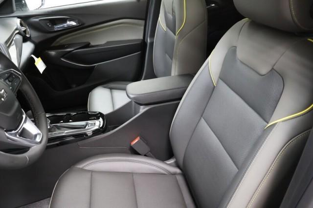 new 2025 Chevrolet Trax car, priced at $27,485