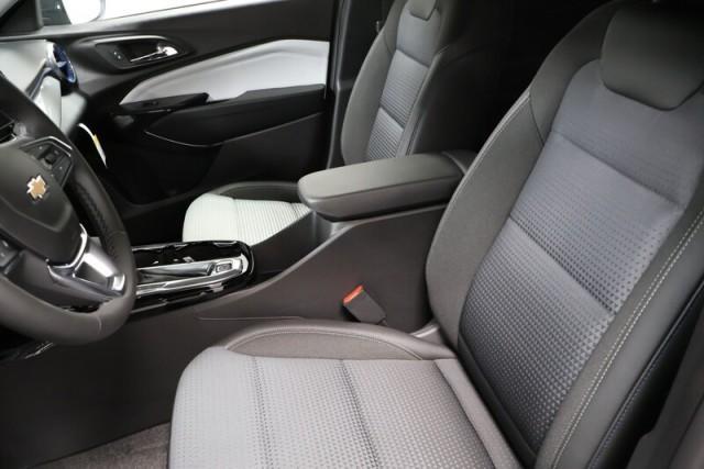 new 2025 Chevrolet Trax car, priced at $25,385