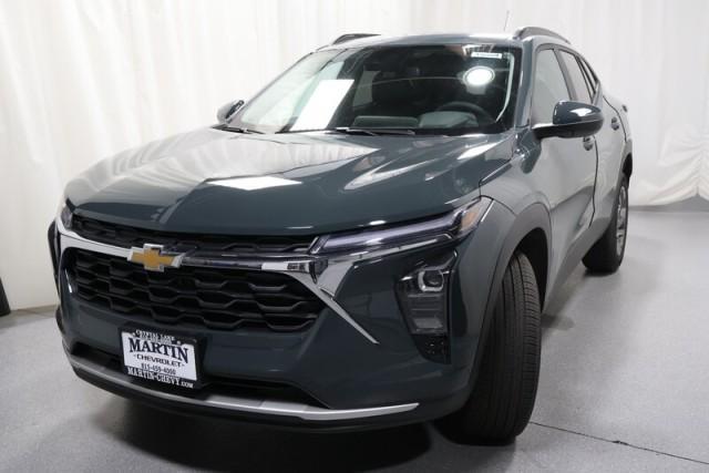 new 2025 Chevrolet Trax car, priced at $25,385
