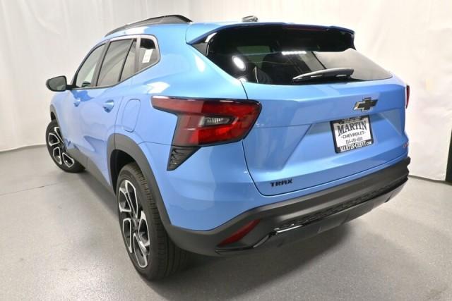 new 2025 Chevrolet Trax car