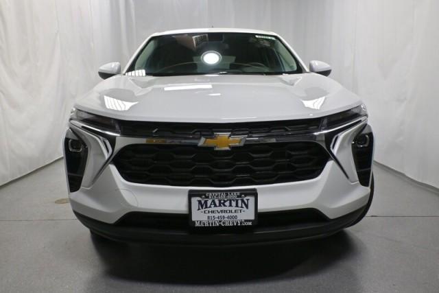 new 2025 Chevrolet Trax car