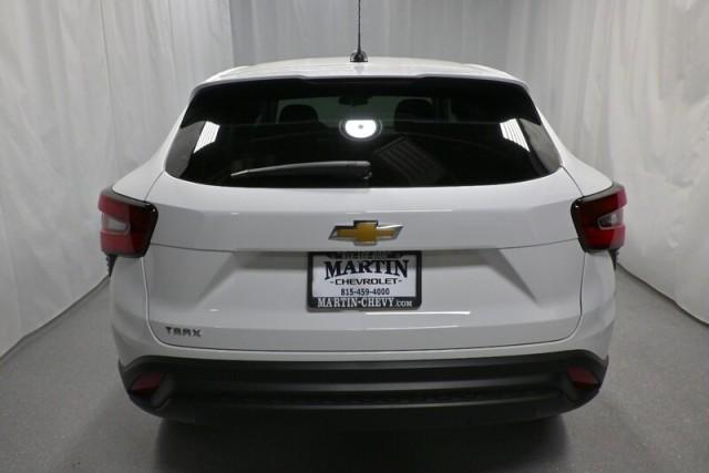 new 2025 Chevrolet Trax car