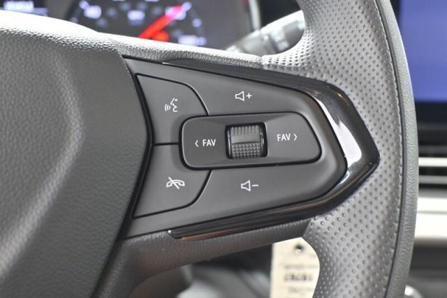 new 2025 Chevrolet Trax car