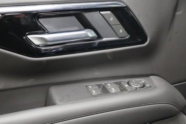new 2025 Chevrolet Suburban car, priced at $71,180