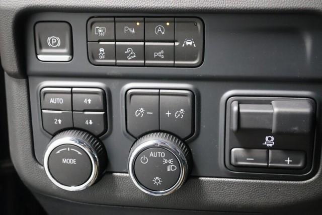 new 2025 Chevrolet Suburban car, priced at $71,180