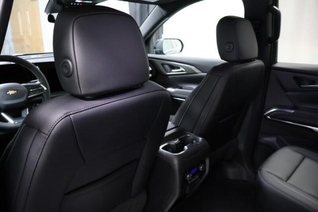 new 2025 Chevrolet Traverse car