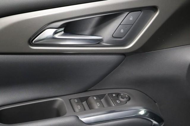 new 2025 Chevrolet Traverse car