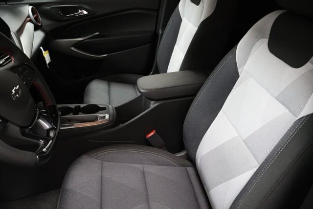 new 2025 Chevrolet Trax car