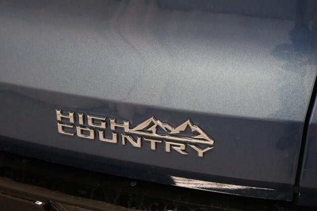 new 2025 Chevrolet Traverse car, priced at $59,395