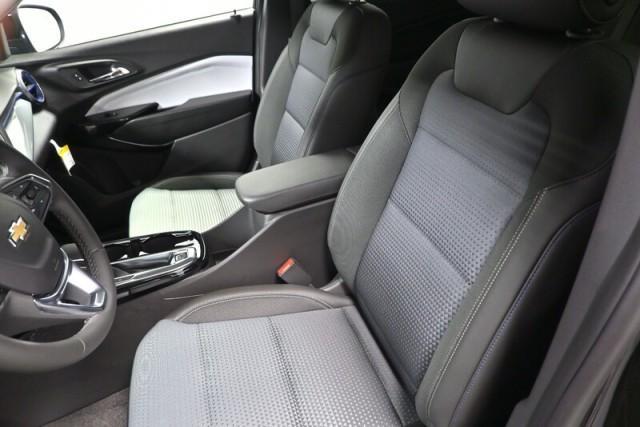 new 2025 Chevrolet Trax car