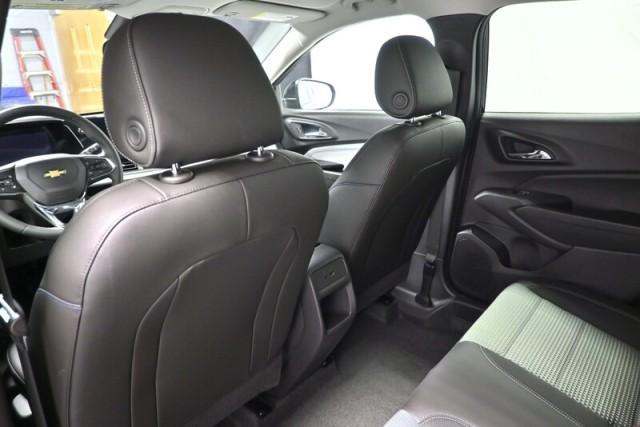 new 2025 Chevrolet Trax car