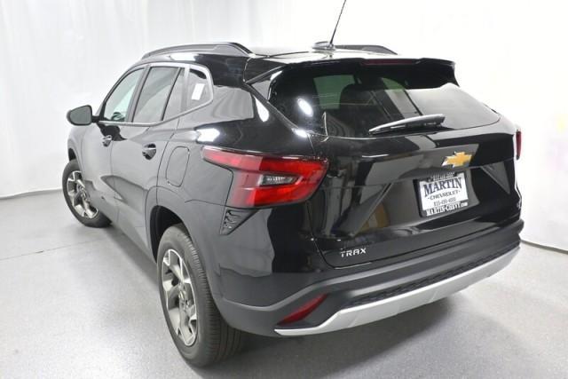 new 2025 Chevrolet Trax car