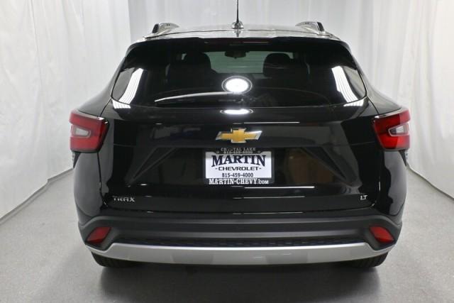 new 2025 Chevrolet Trax car