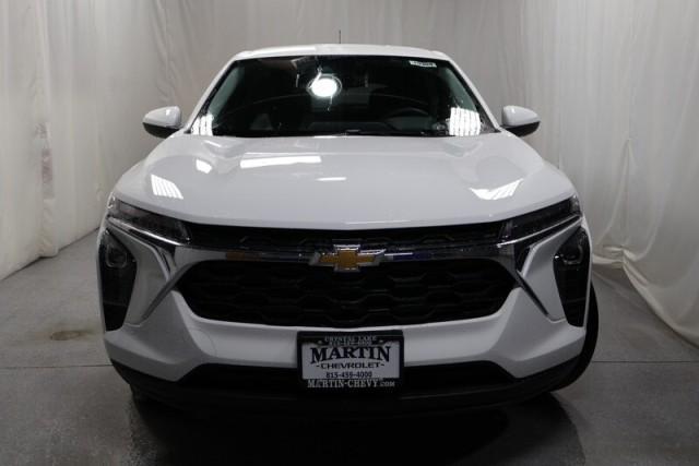 new 2025 Chevrolet Trax car