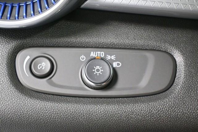 new 2025 Chevrolet Trax car
