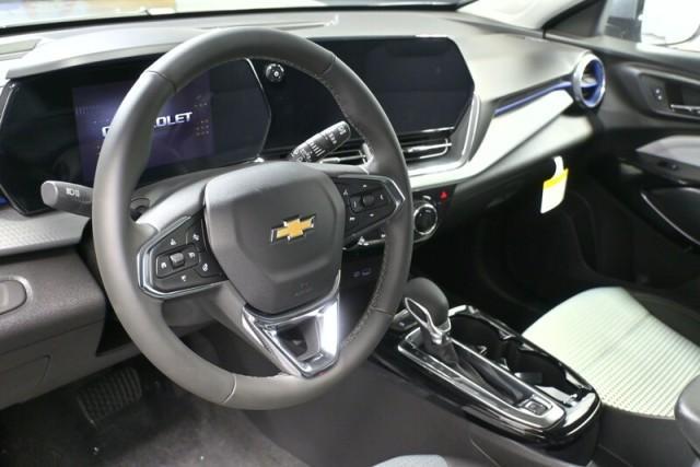 new 2025 Chevrolet Trax car