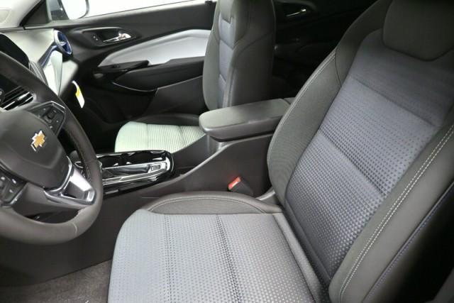 new 2025 Chevrolet Trax car