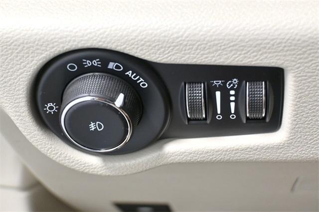 used 2023 Chrysler Pacifica car, priced at $23,993