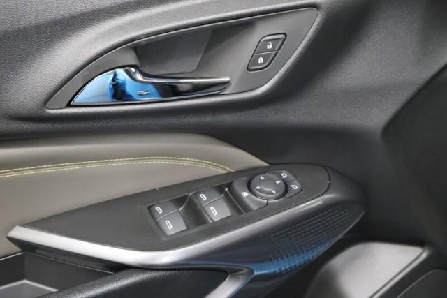 new 2025 Chevrolet Trax car, priced at $27,880