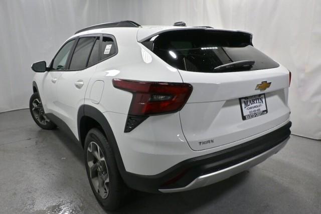 new 2025 Chevrolet Trax car