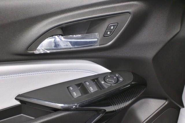 new 2025 Chevrolet Trax car