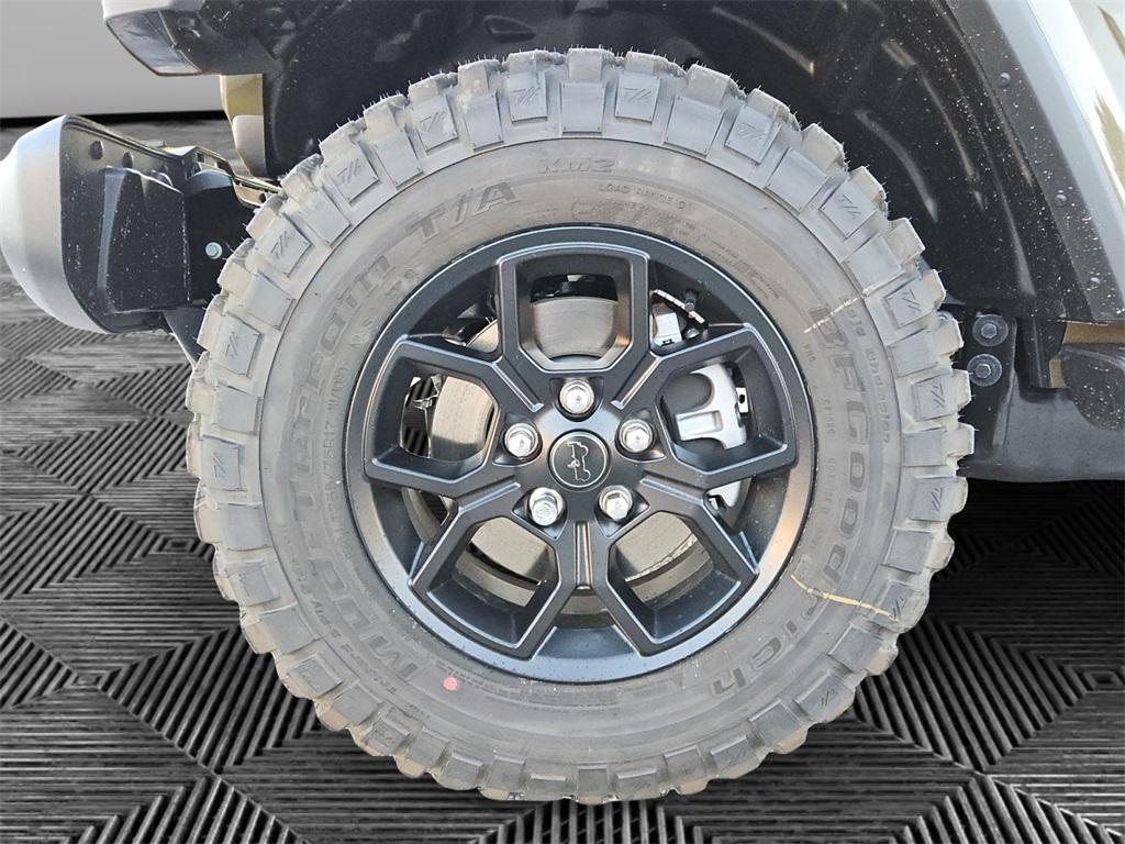 new 2026 Jeep Gladiator car, priced at $47,972