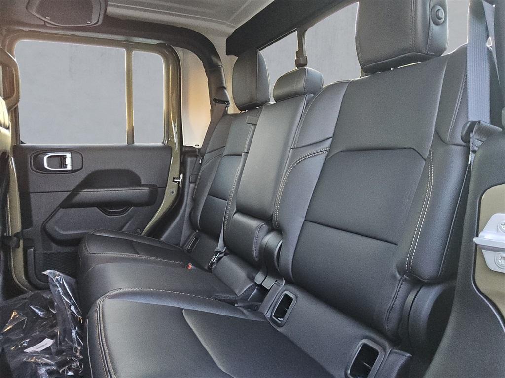 new 2026 Jeep Gladiator car, priced at $47,972