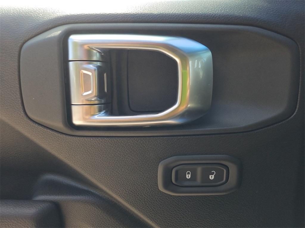 new 2025 Jeep Wrangler car, priced at $36,417