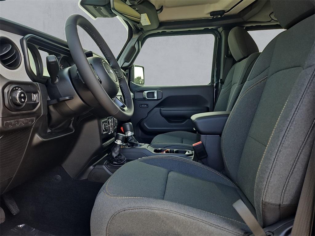 new 2025 Jeep Gladiator car, priced at $37,496