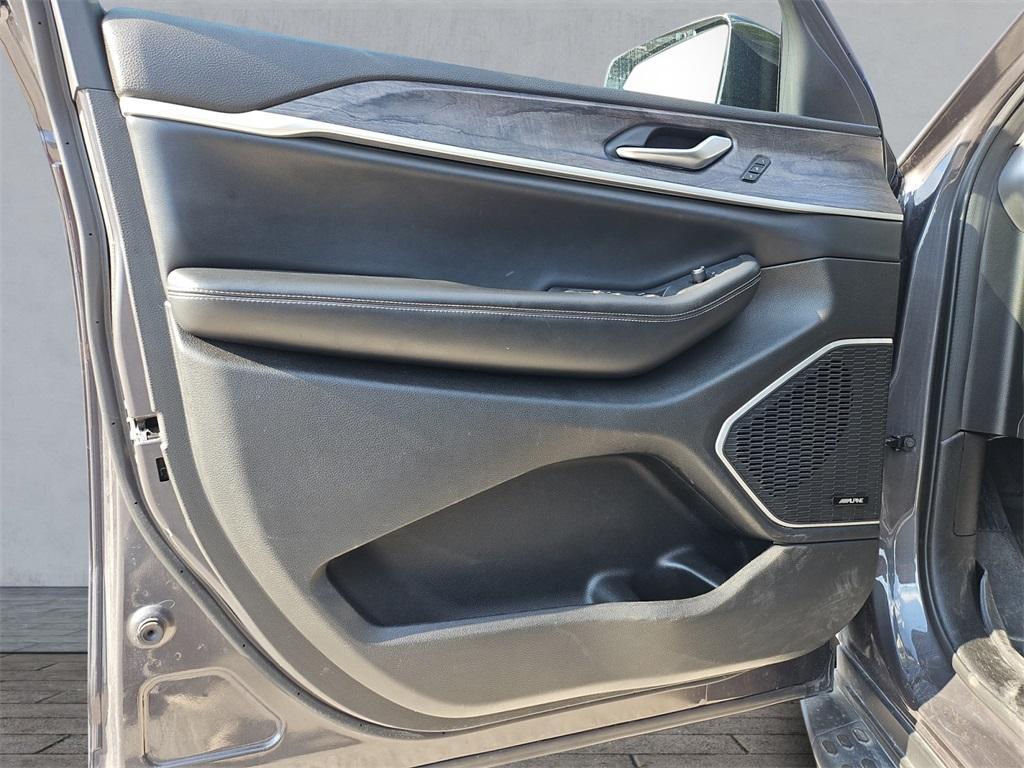 used 2022 Jeep Grand Cherokee L car, priced at $25,995