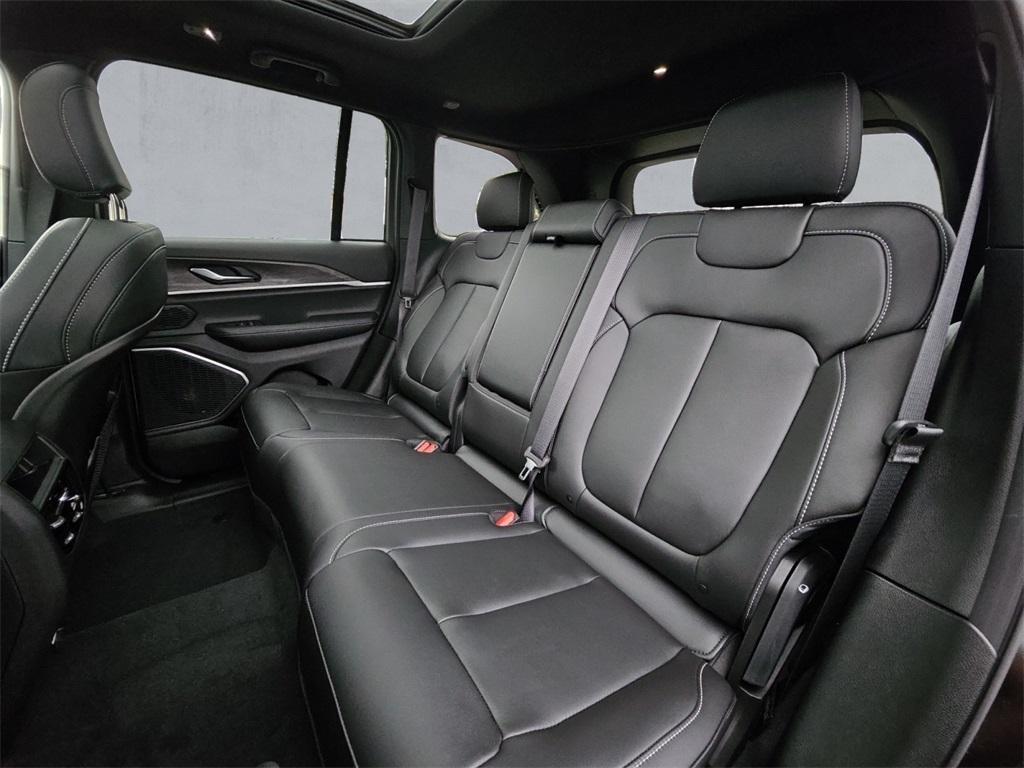 new 2025 Jeep Grand Cherokee car, priced at $44,379