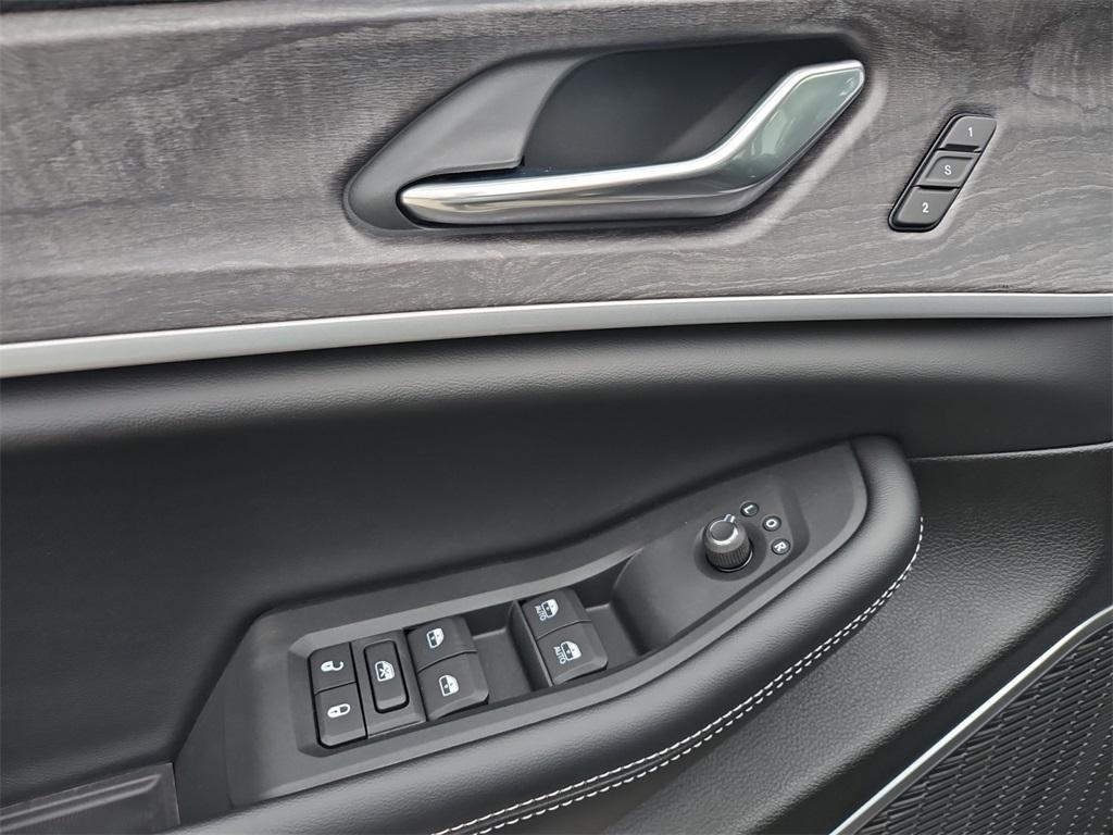 new 2025 Jeep Grand Cherokee car, priced at $44,379