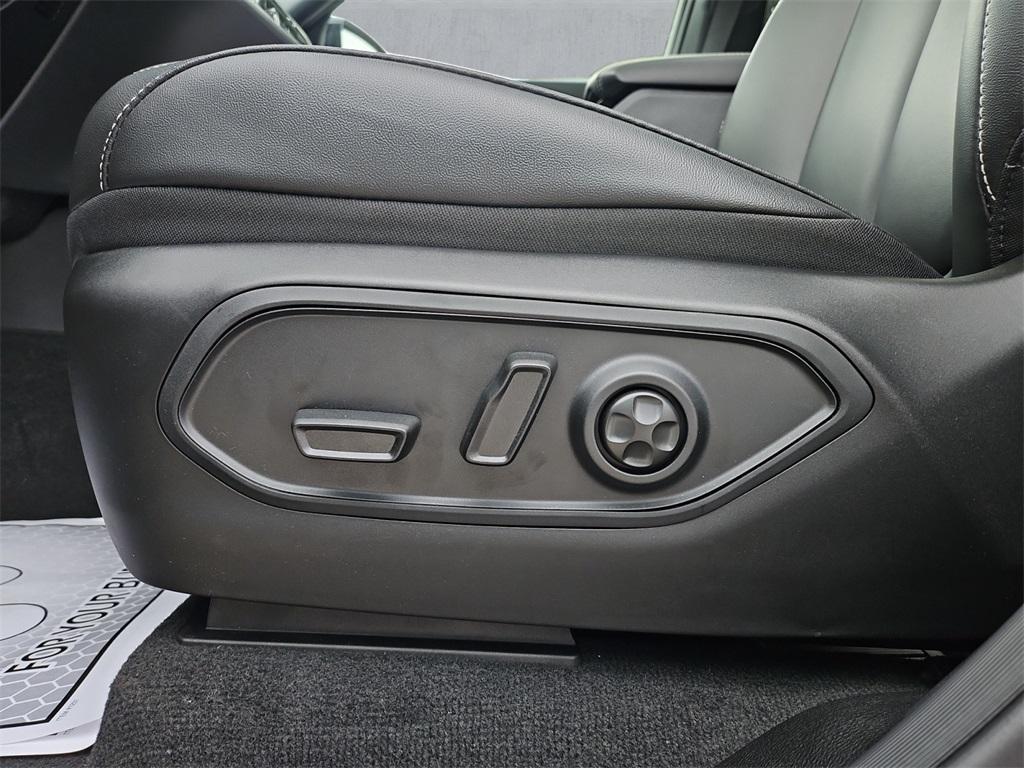 new 2025 Jeep Grand Cherokee car, priced at $44,379