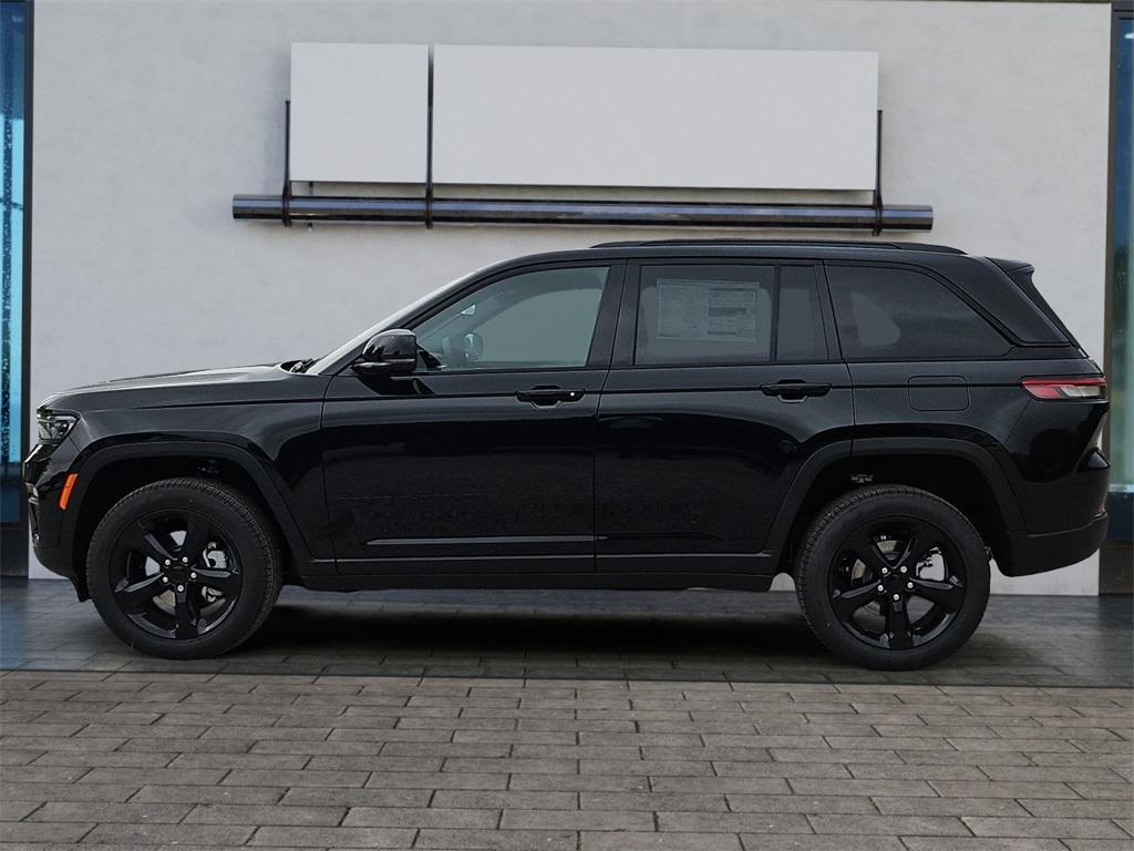 new 2025 Jeep Grand Cherokee car, priced at $44,379
