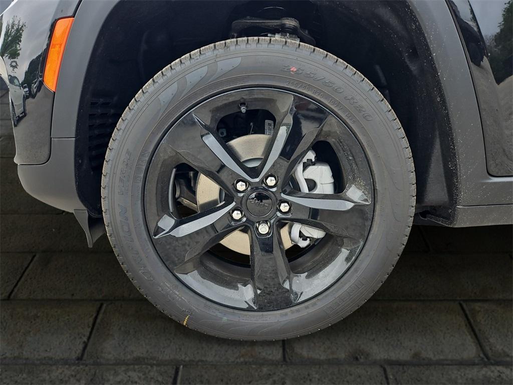 new 2025 Jeep Grand Cherokee car, priced at $44,379