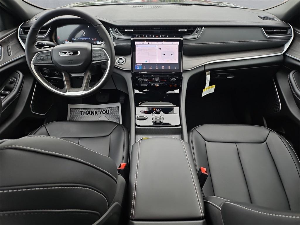 new 2025 Jeep Grand Cherokee car, priced at $44,379