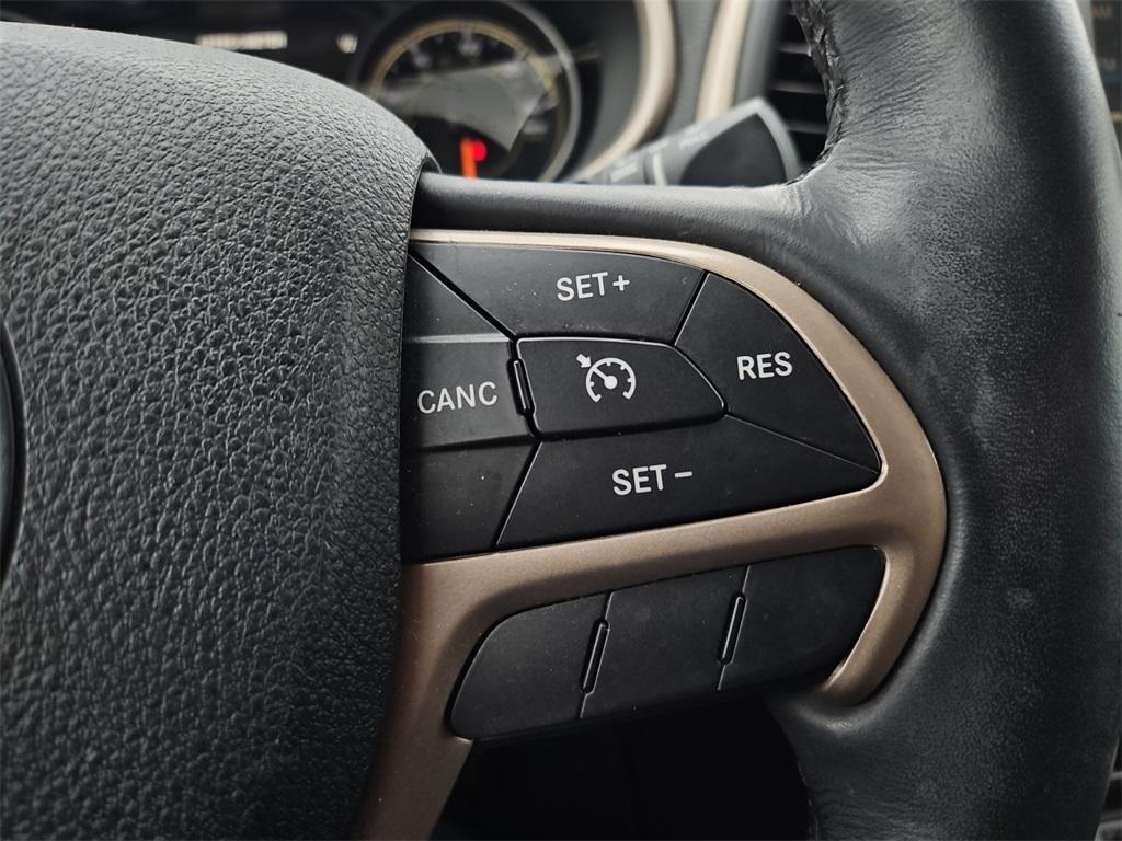 used 2016 Jeep Cherokee car, priced at $12,895