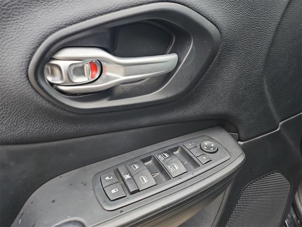 used 2016 Jeep Cherokee car, priced at $12,895