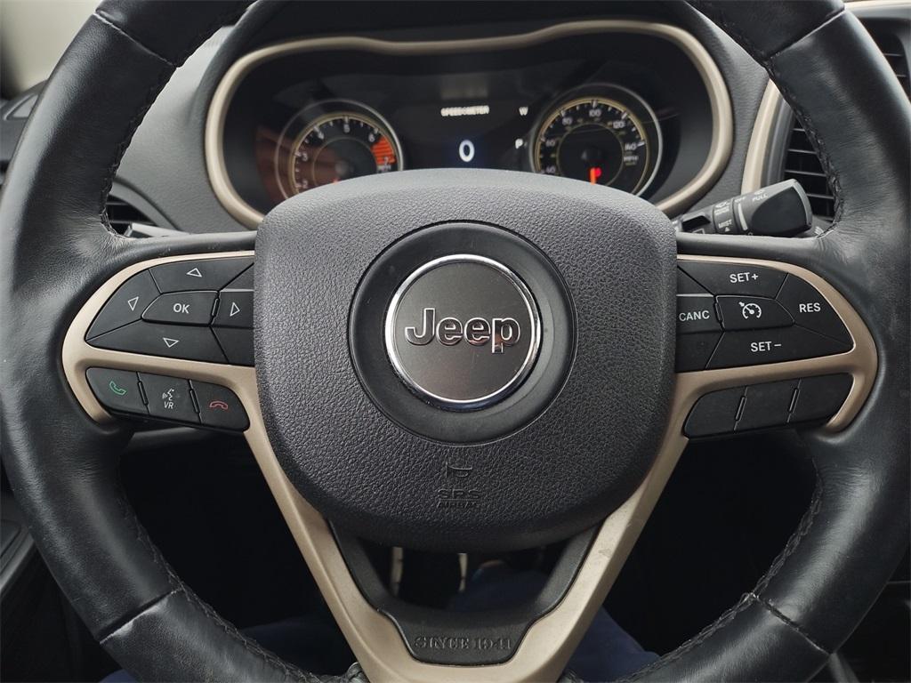 used 2016 Jeep Cherokee car, priced at $12,895