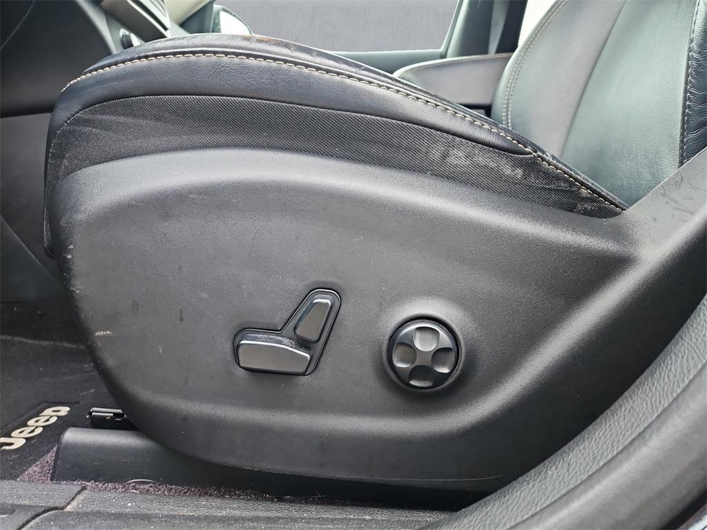 used 2016 Jeep Cherokee car, priced at $12,895