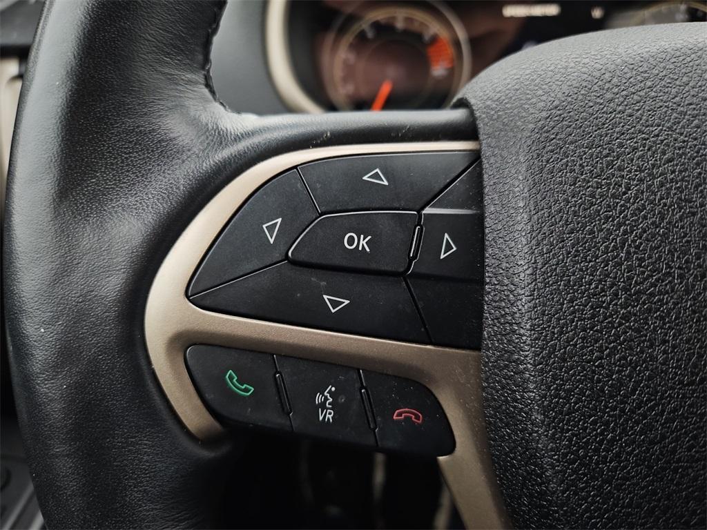 used 2016 Jeep Cherokee car, priced at $12,895