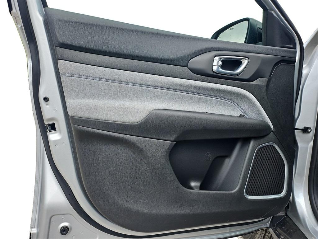 new 2025 Jeep Compass car, priced at $23,399