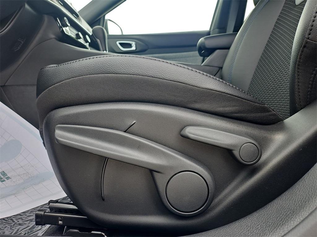 new 2025 Jeep Compass car, priced at $23,399