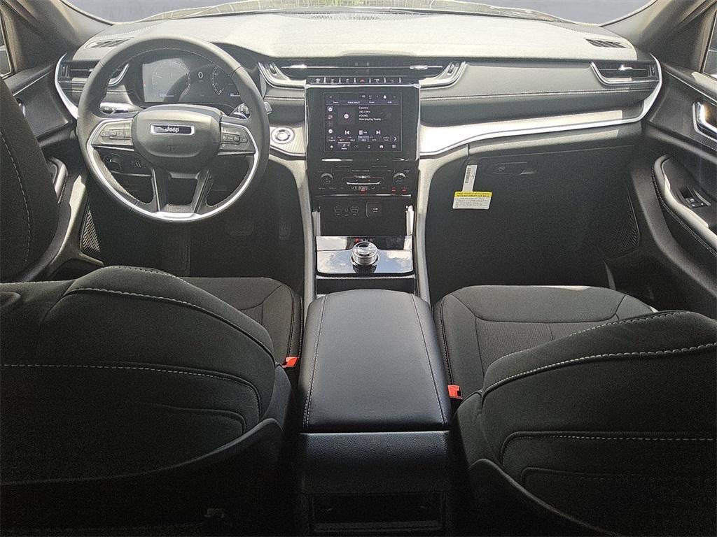 new 2025 Jeep Grand Cherokee car, priced at $33,756