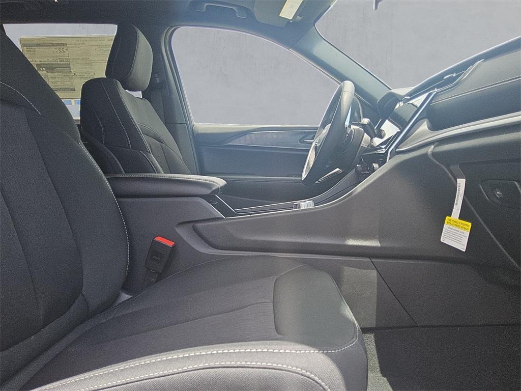 new 2025 Jeep Grand Cherokee car, priced at $33,756